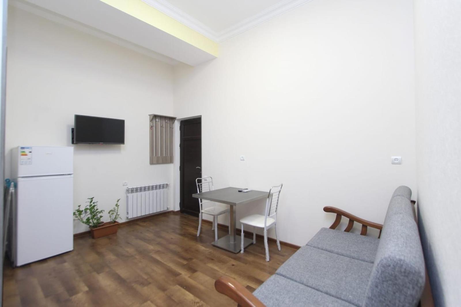 Modern Apartments And Tours Єреван Екстер'єр фото