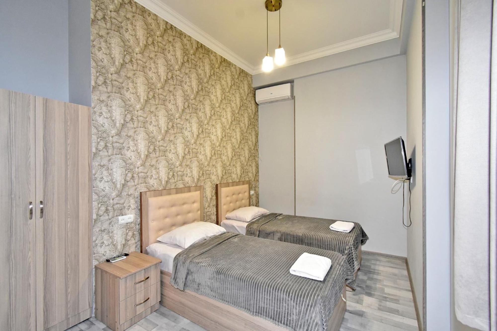 Modern Apartments And Tours Єреван Екстер'єр фото