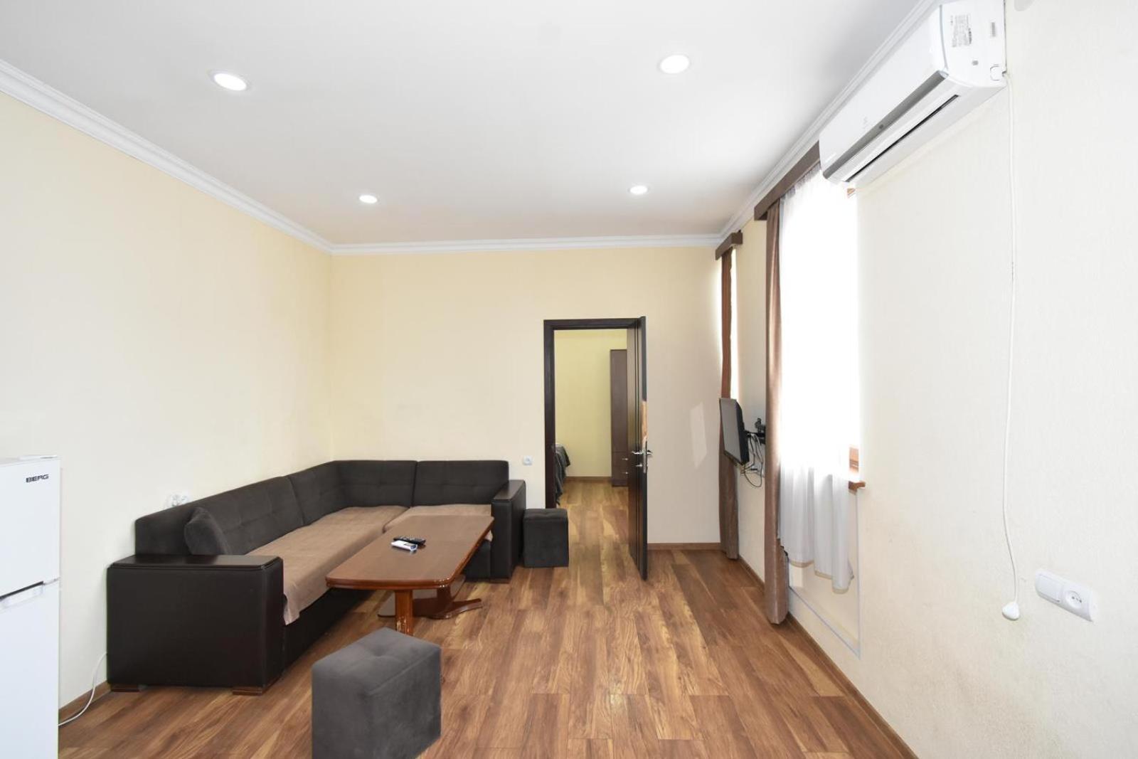 Modern Apartments And Tours Єреван Екстер'єр фото